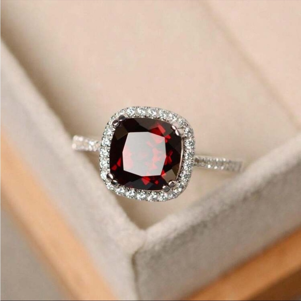 Elegant Silver and Red Gemstone Ring